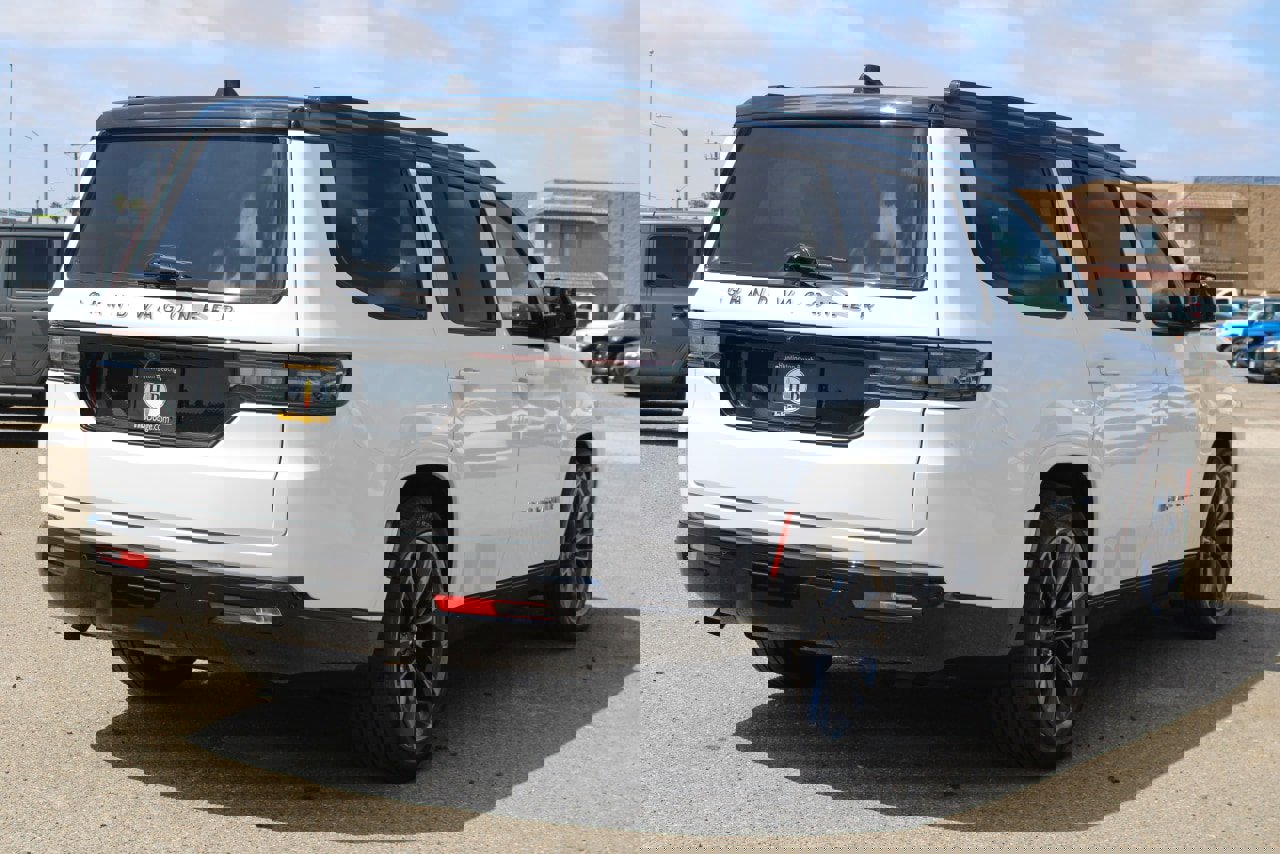 New 2025 Jeep Grand Wagoneer Series III w/ Rear Seat Video Group 1 image 5