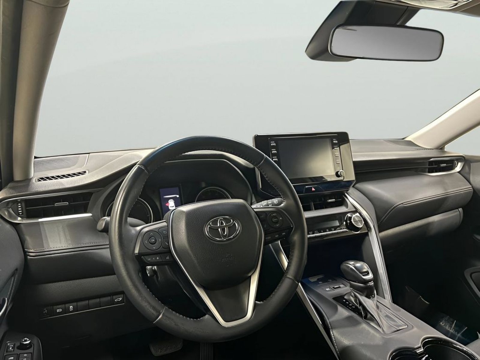 Used 2021 Toyota Venza LE AWD/4WD image 13