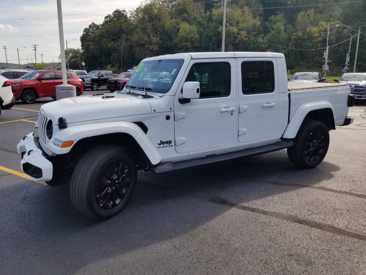 Used 2021 Jeep Gladiator Overland AWD/4WD image 3