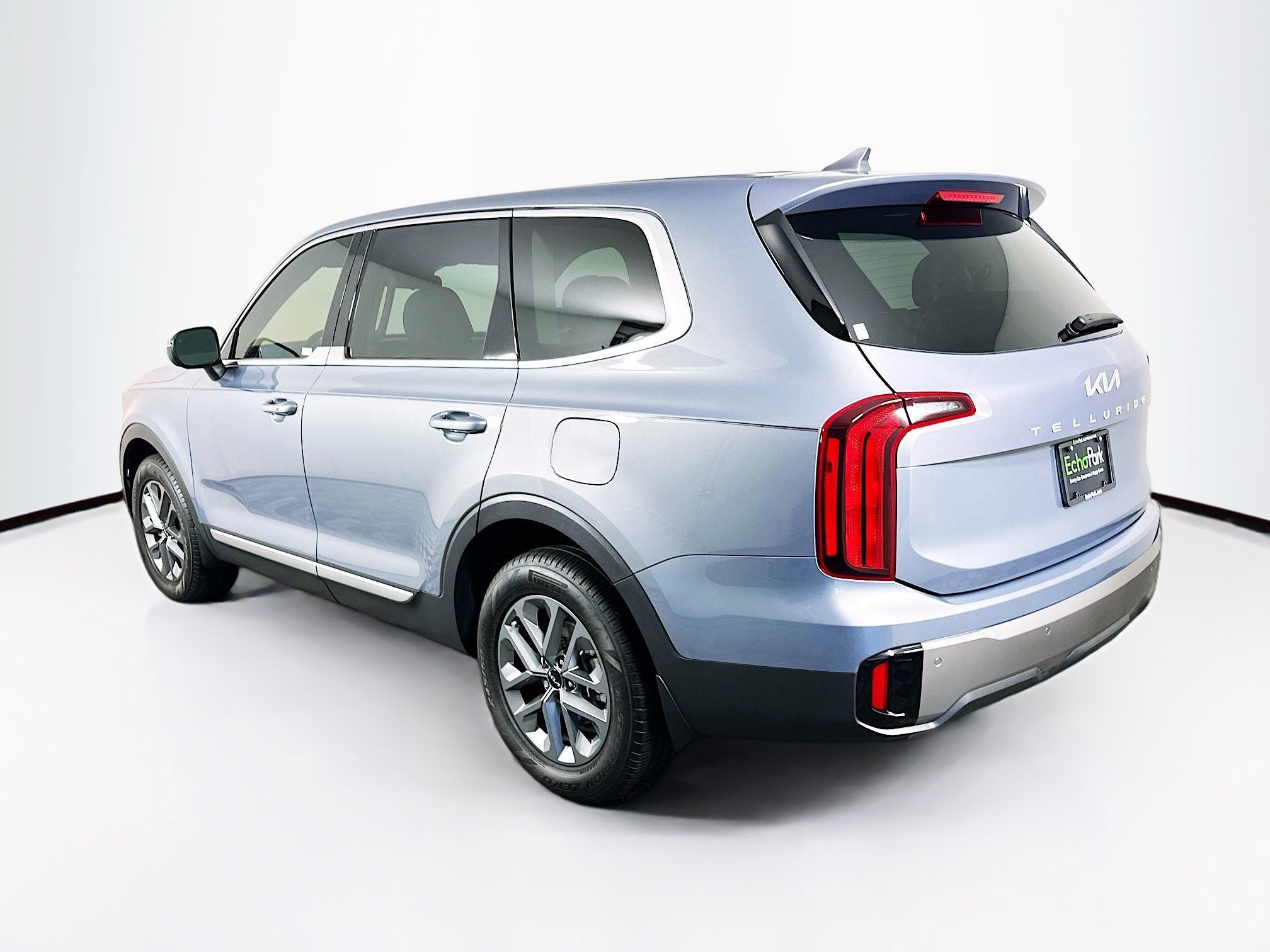Used 2025 Kia Telluride LX FWD image 5