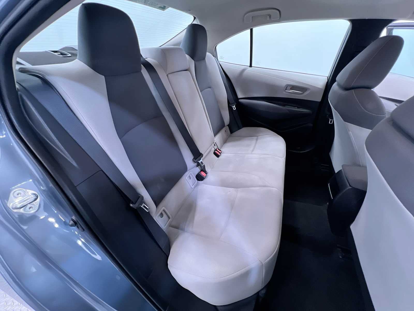 Used 2022 Toyota Corolla LE FWD image 37