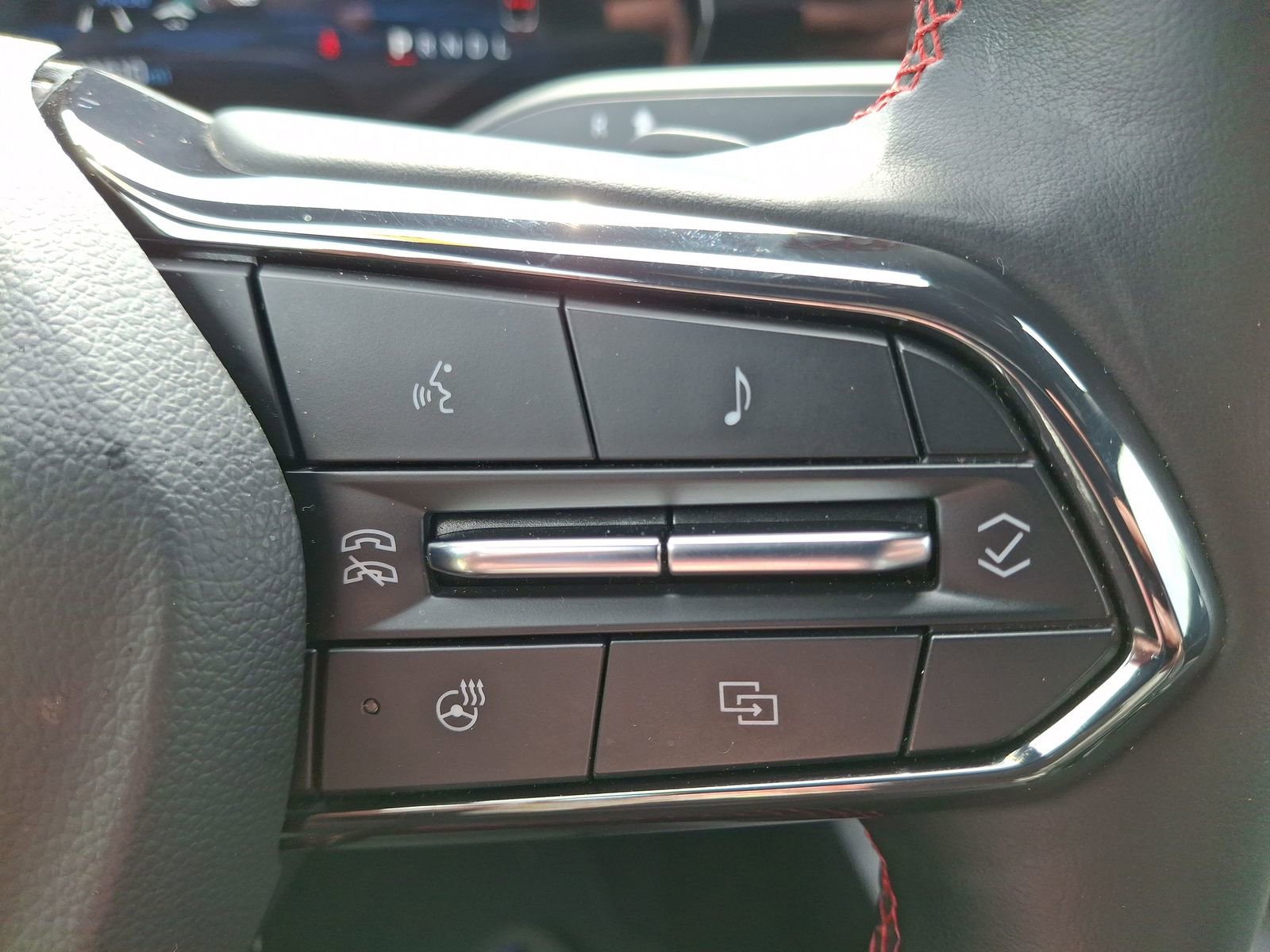 Used 2025 Chevrolet Equinox RS w/ Convenience Package III image 15