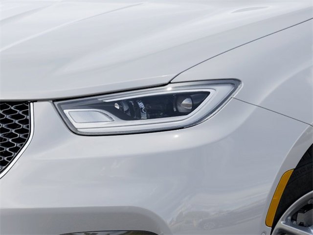 New 2026 Chrysler Pacifica Select image 6
