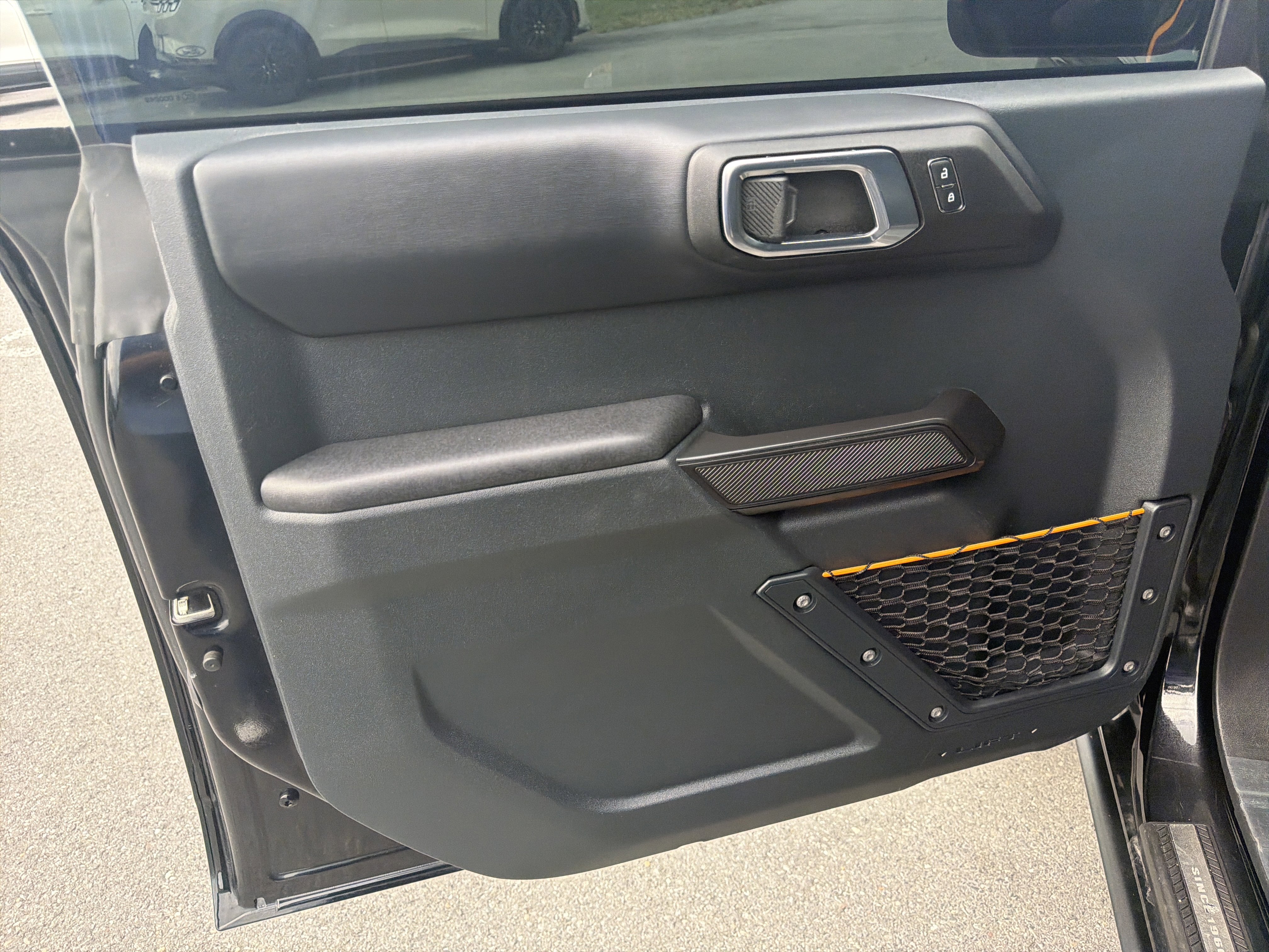 Used 2024 Ford Bronco Badlands image 15