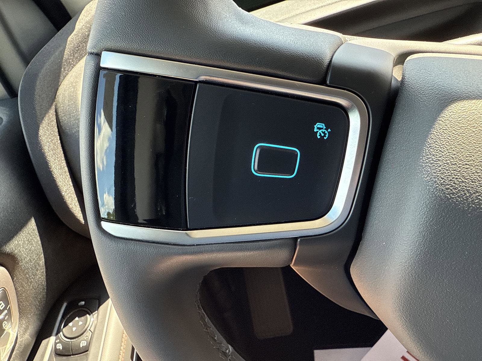 New 2025 Ford Expedition Active image 15