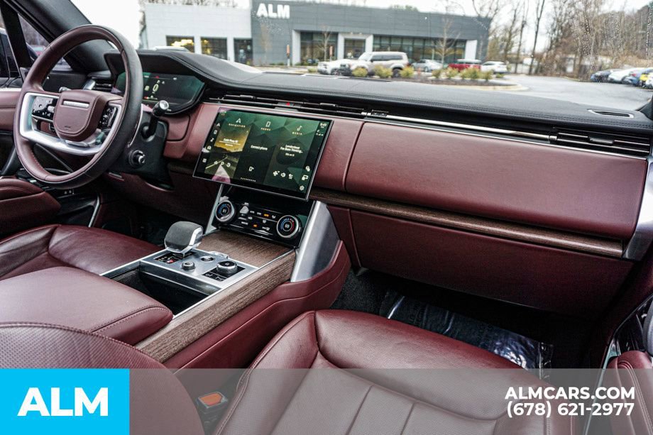 Used 2023 Land Rover Range Rover SE image 23