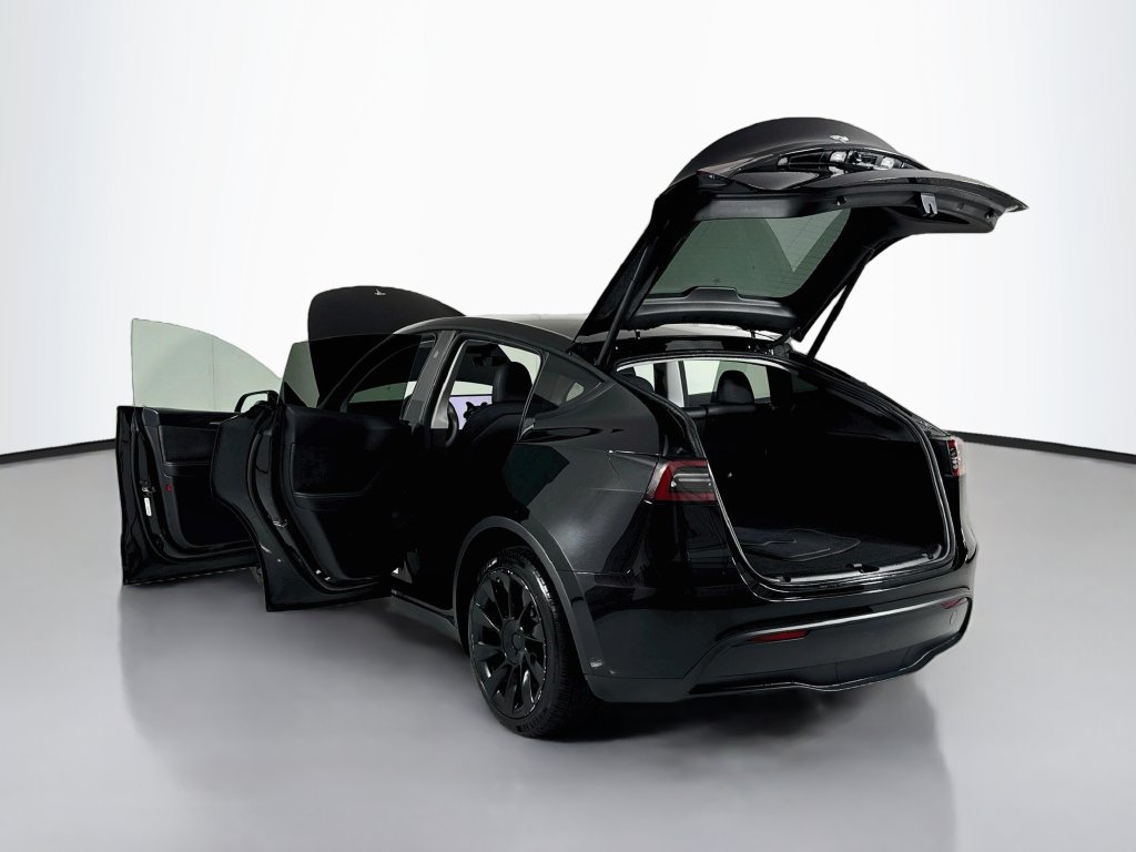 Used 2024 Tesla Model Y Long Range AWD/4WD image 35