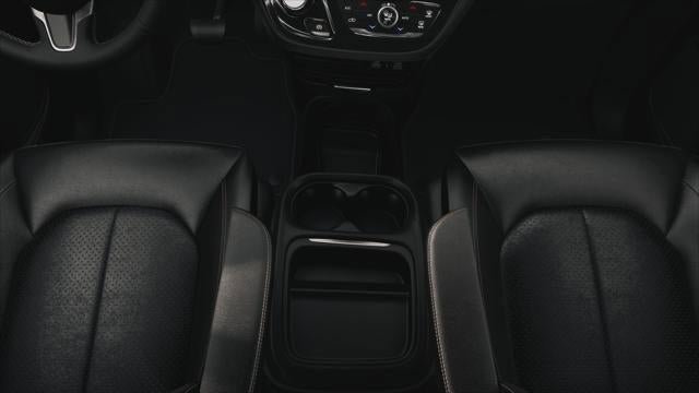 New 2027 Chrysler Pacifica Select AWD/4WD image 4