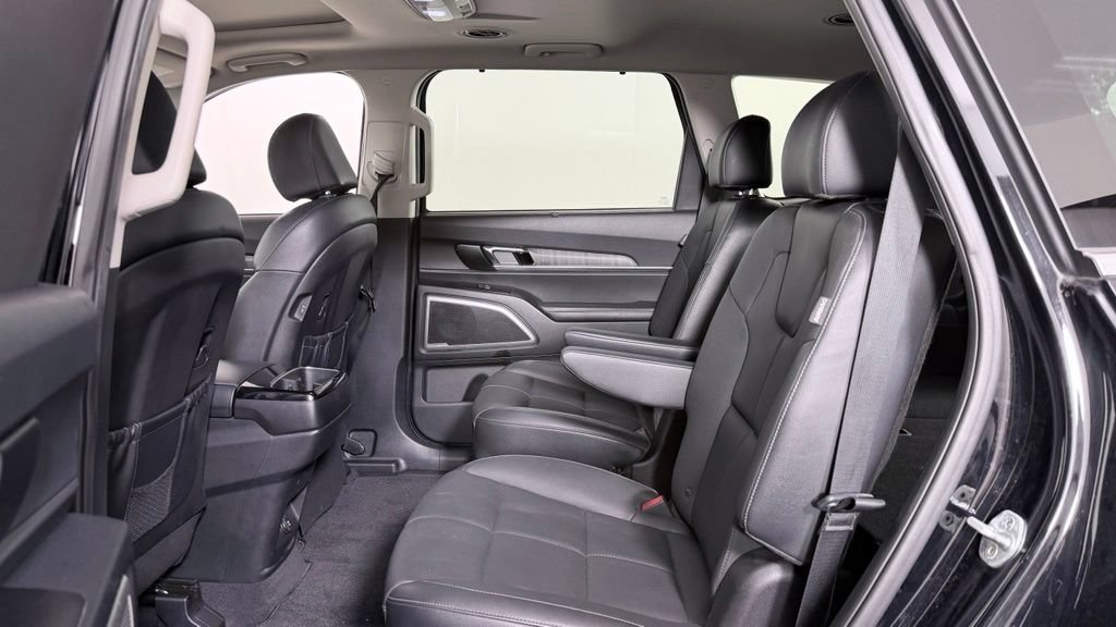 Used 2023 Kia Telluride EX w/ EX Captain's Chair Package AWD/4WD image 31