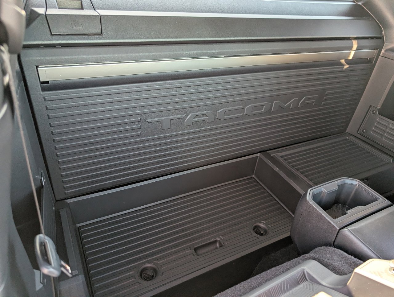 Used 2025 Toyota Tacoma SR image 5