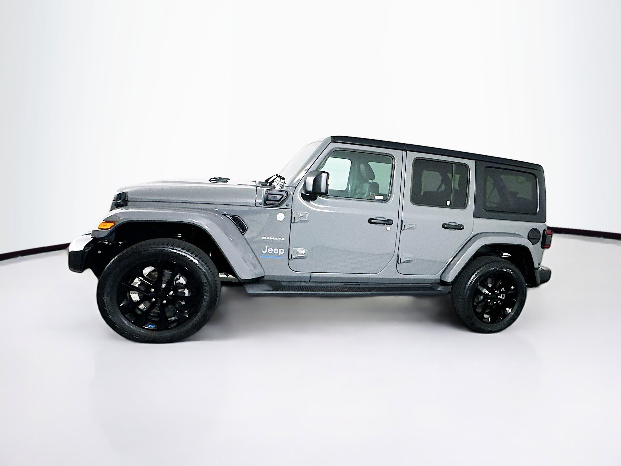 Used 2023 Jeep Wrangler Sahara w/ Cold Weather Group image 4
