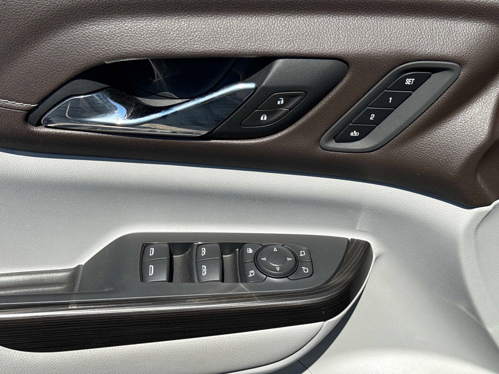 Used 2021 GMC Acadia SLT w/ Technology Package image 22