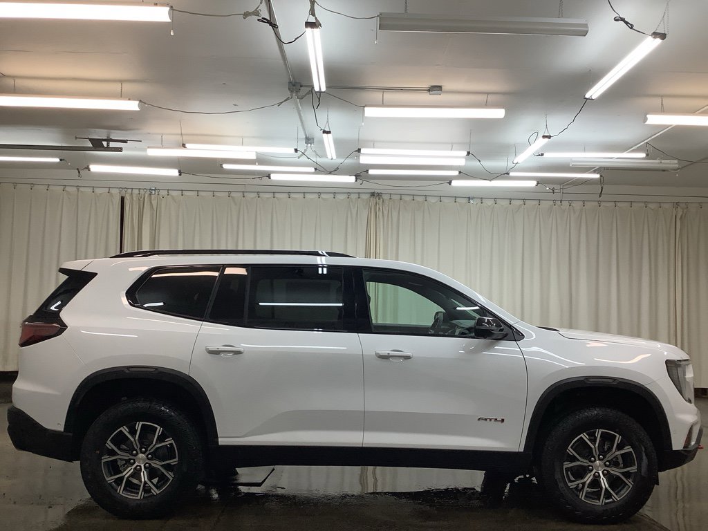 New 2026 GMC Acadia AT4 w/ Super Cruise Package image 5