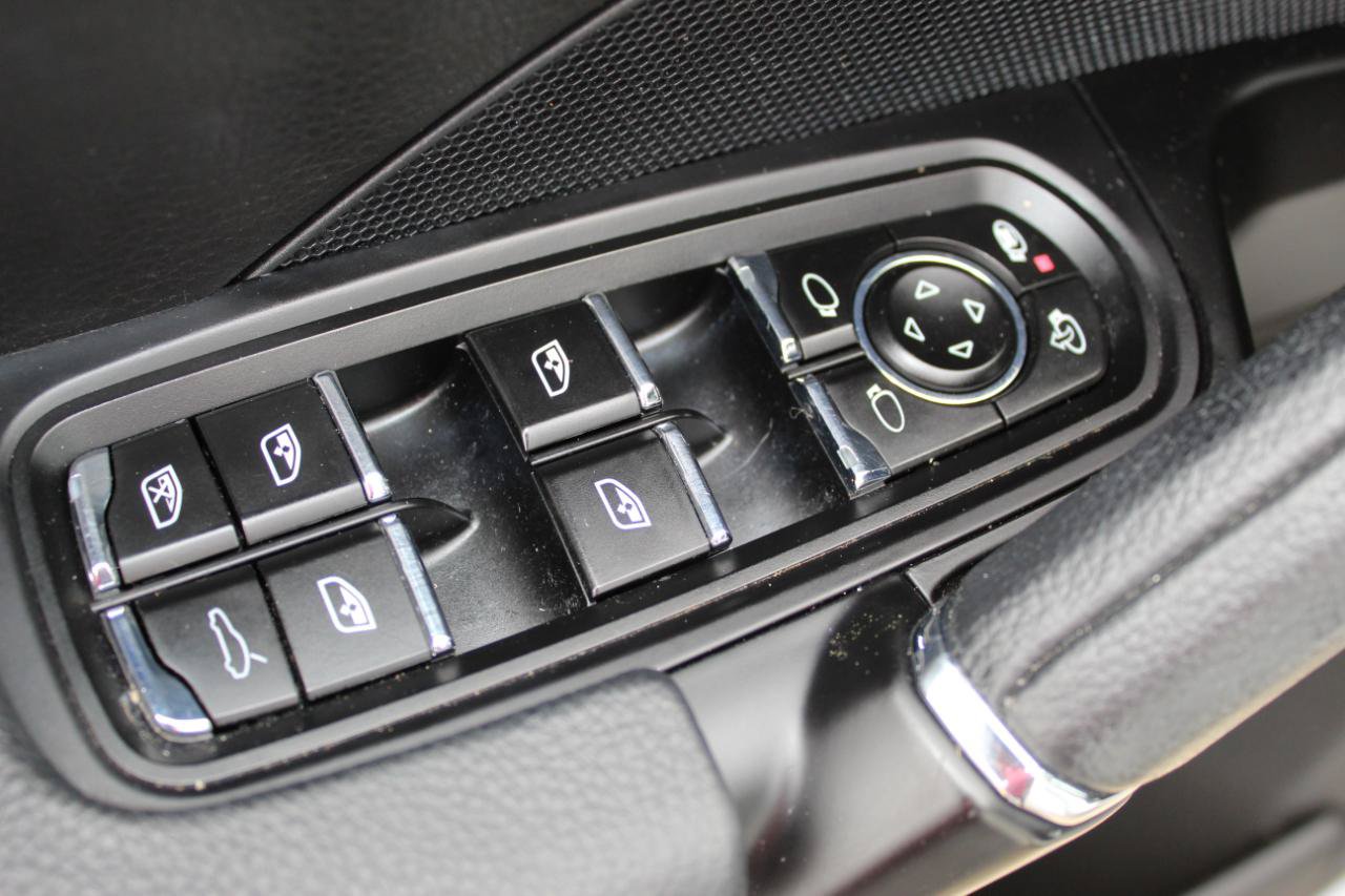 Used 2016 Porsche Cayenne AWD/4WD image 24