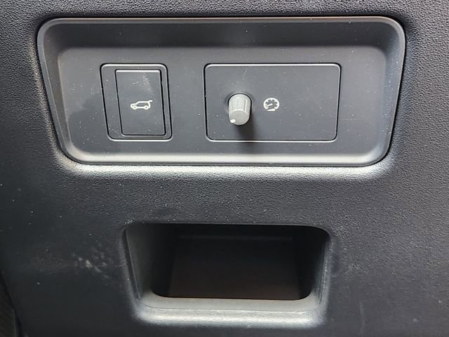 Used 2024 Land Rover Discovery Dynamic SE image 20