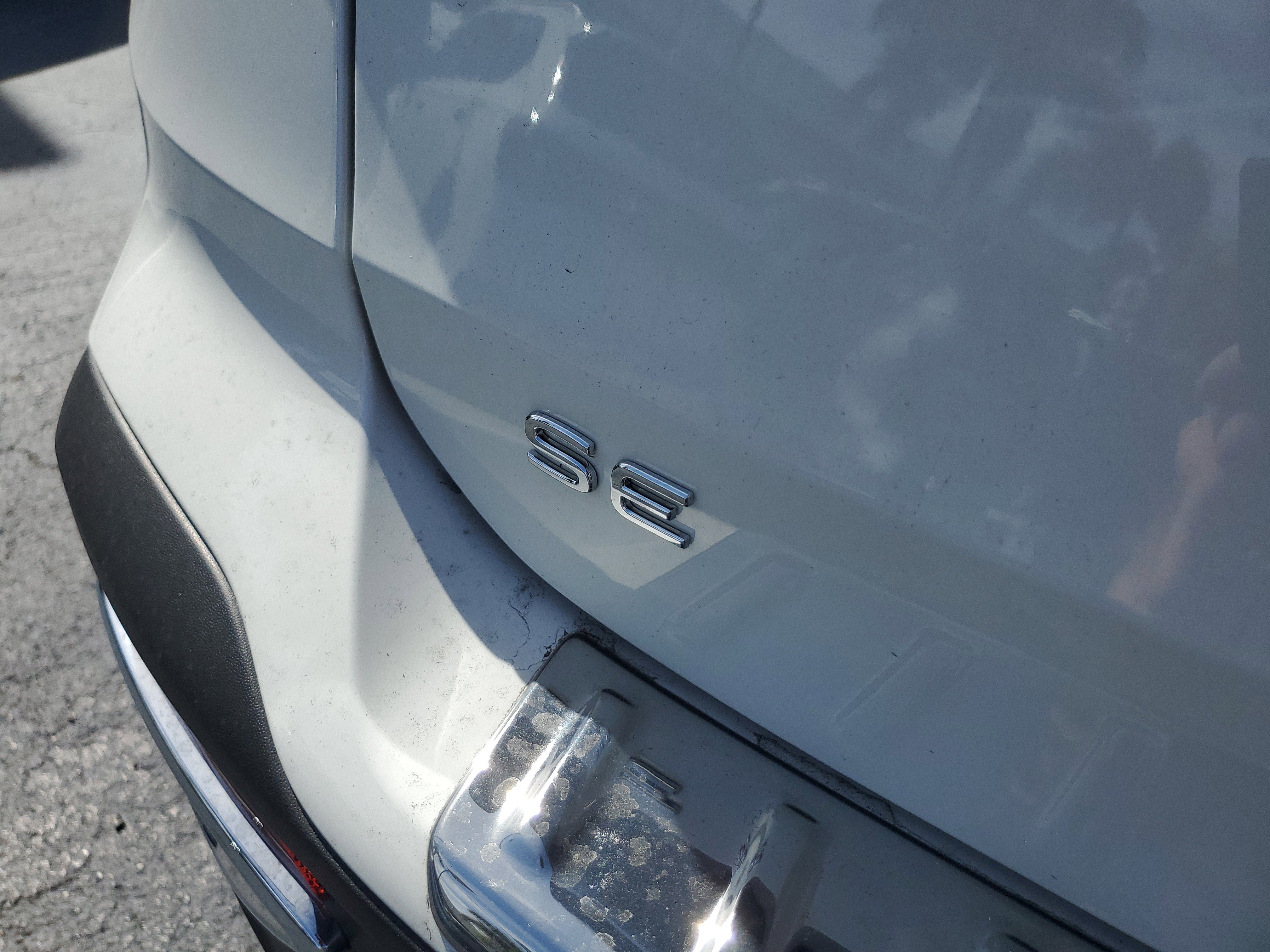 Used 2025 Volkswagen Taos SE image 11