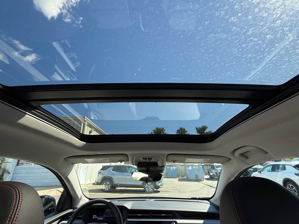 New 2027 Chevrolet Bolt RS w/ Technology Package FWD image 25