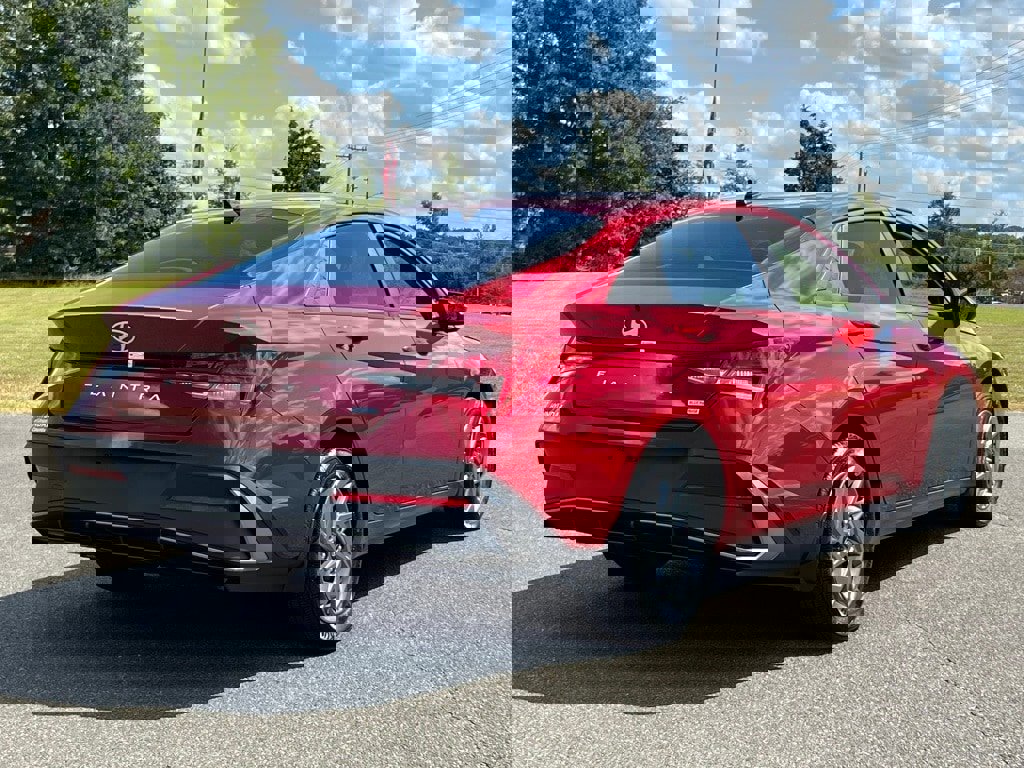 Certified 2024 Hyundai Elantra Blue image 5
