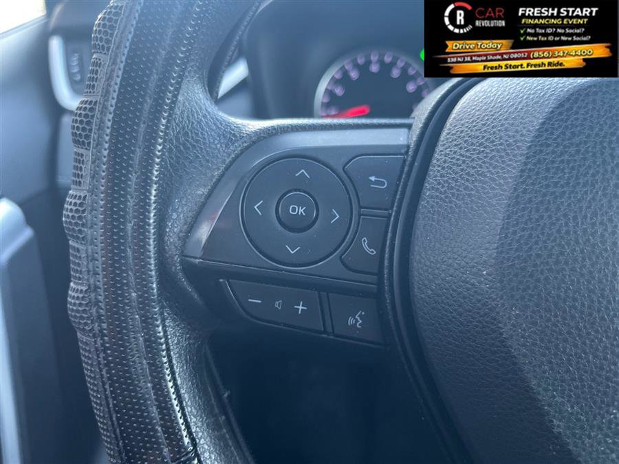 Used 2022 Toyota RAV4 XLE image 6