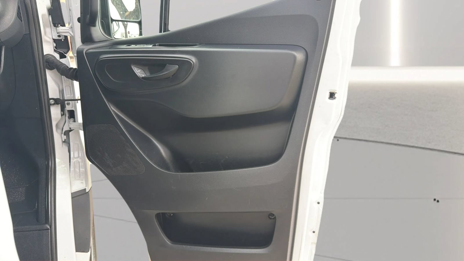 Used 2024 Mercedes-Benz eSprinter 170 Cargo image 20