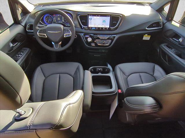 New 2026 Chrysler Pacifica Select image 16