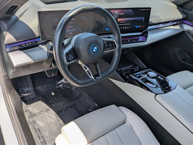 Certified 2025 BMW i5 eDrive40i w/ M Sport Package RWD image 10