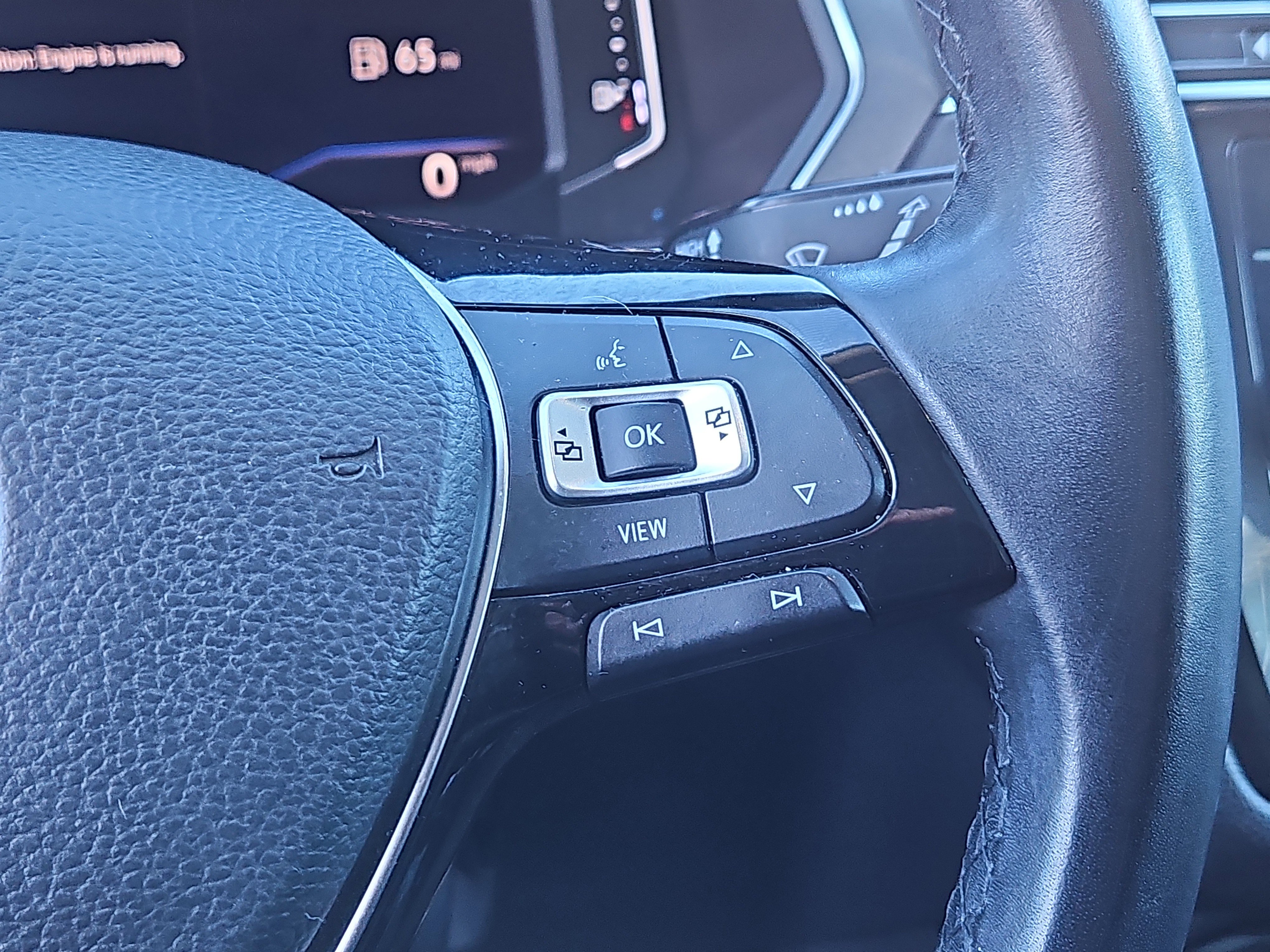 Used 2019 Volkswagen Tiguan SEL Premium image 22