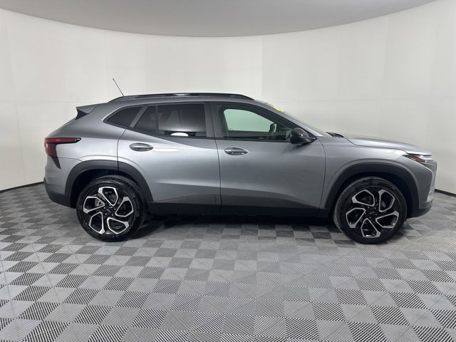 New 2026 Chevrolet Trax RS w/ Sunroof Package image 2