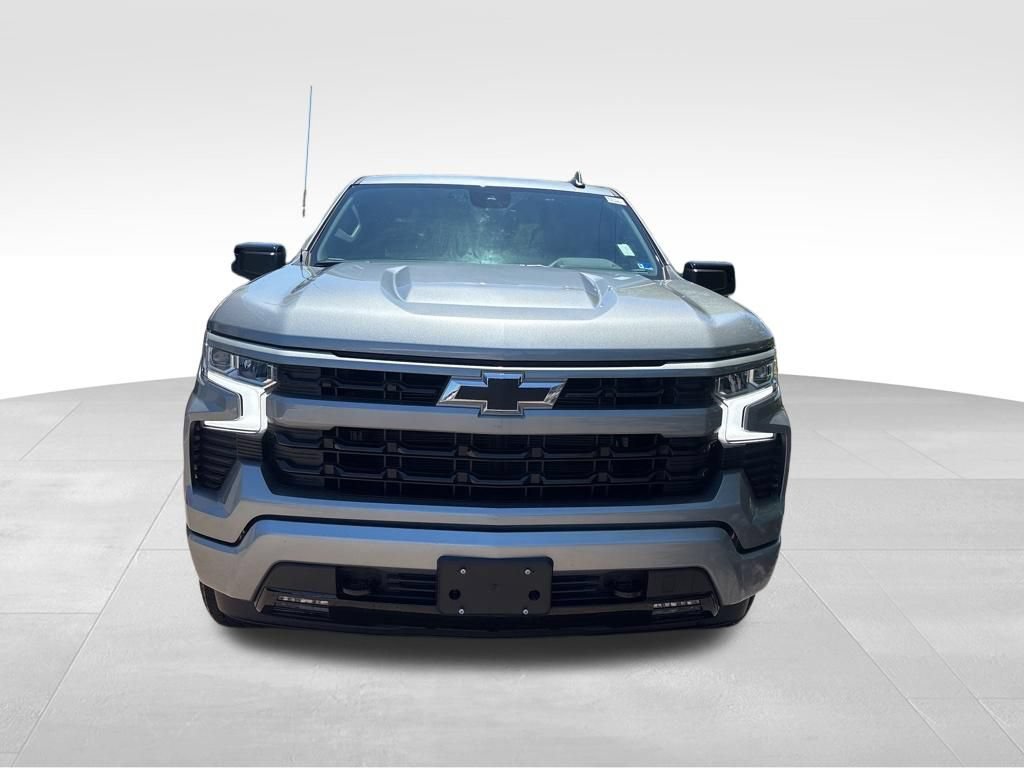 Used 2025 Chevrolet Silverado 1500 RST AWD/4WD image 2