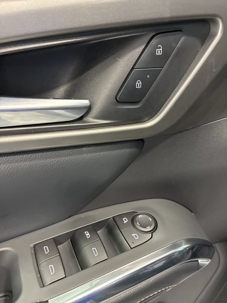 Used 2026 Chevrolet Traverse LT AWD/4WD image 16