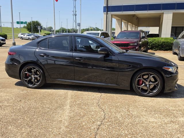 Used 2019 Alfa Romeo Giulia Ti Sport w/ Quick Order Package 22U Sport RWD image 3