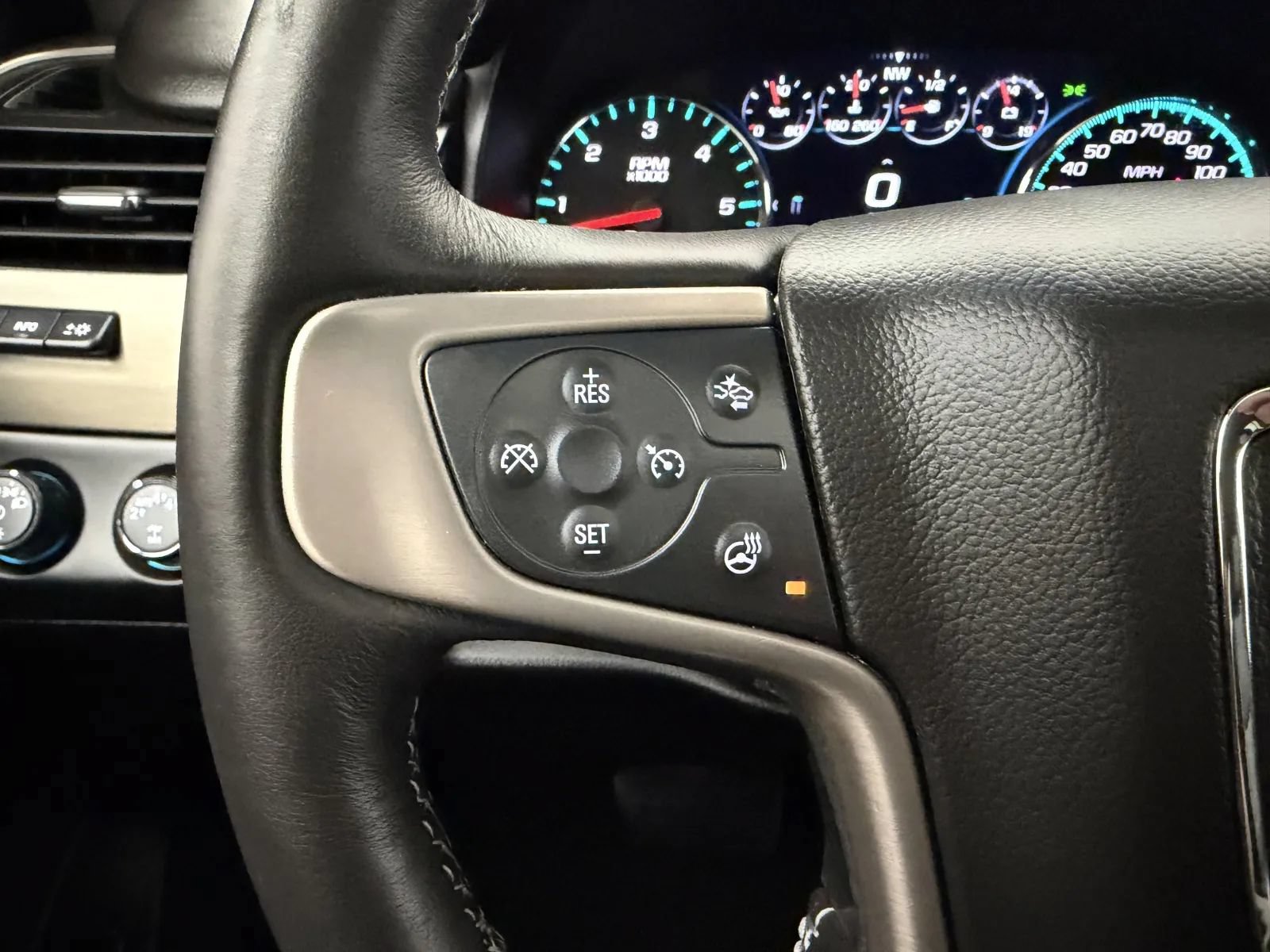 Used 2017 GMC Yukon XL Denali w/ Open Road Package AWD/4WD image 13