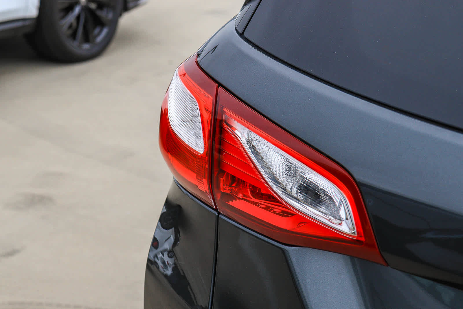 Used 2020 Chevrolet Equinox LT FWD image 11