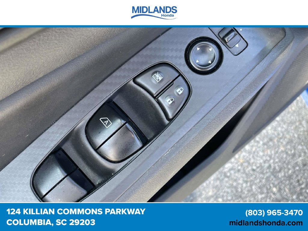 Used 2025 Nissan Altima 2.5 SV FWD image 17