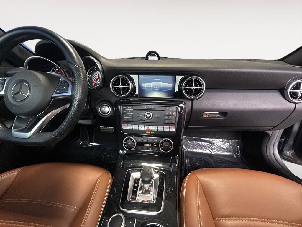 Used 2019 Mercedes-Benz SLC 300 image 12