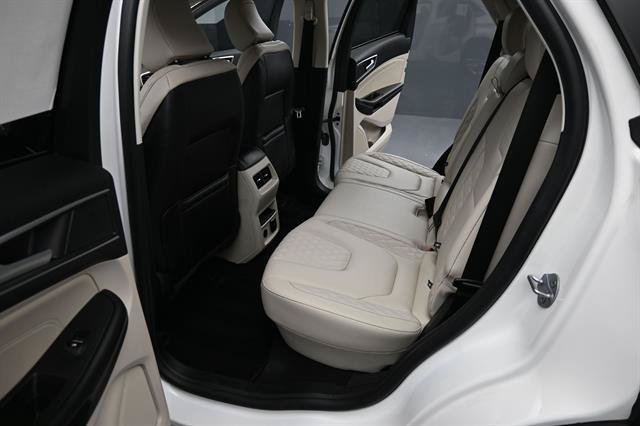 Certified 2024 Ford Edge Titanium AWD/4WD image 13