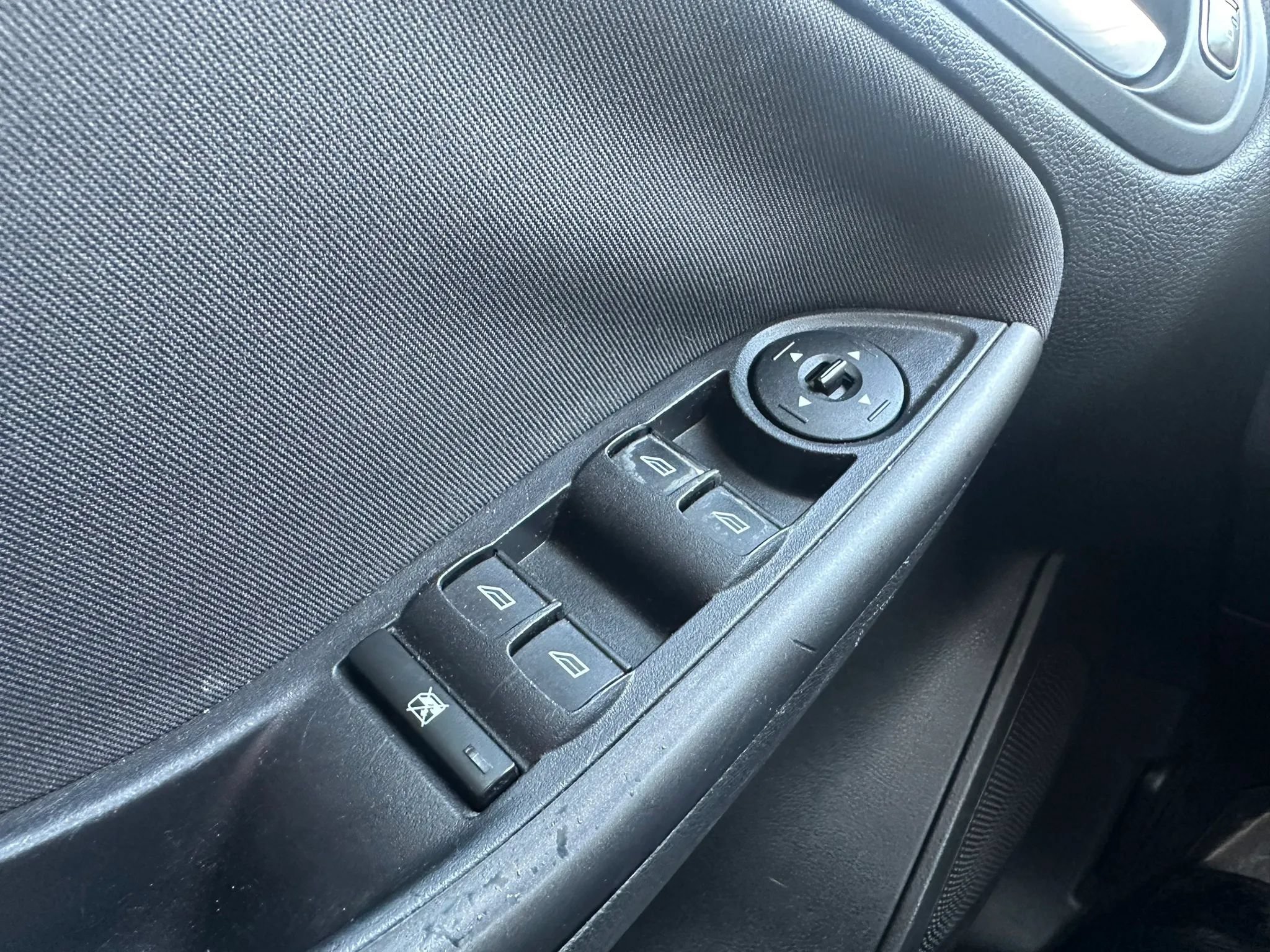 Used 2016 Ford Focus SE w/ Equipment Group 201A FWD image 36