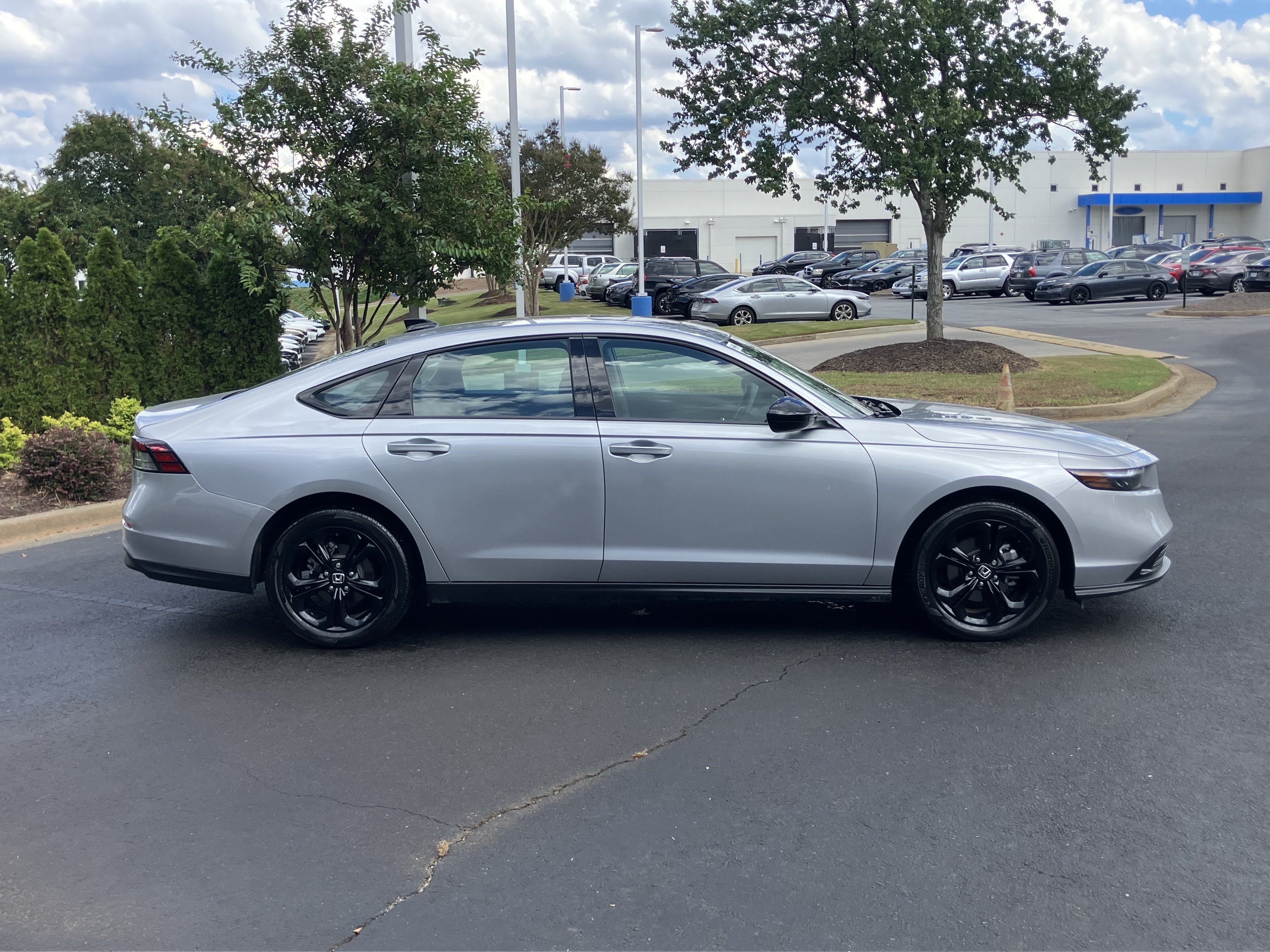 Used 2025 Honda Accord SE image 11