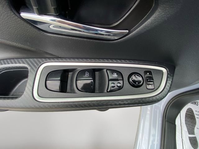 Used 2024 Nissan Versa SR w/ Trunk Package image 17