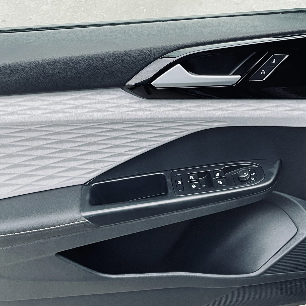 Used 2024 Volkswagen Taos S image 18