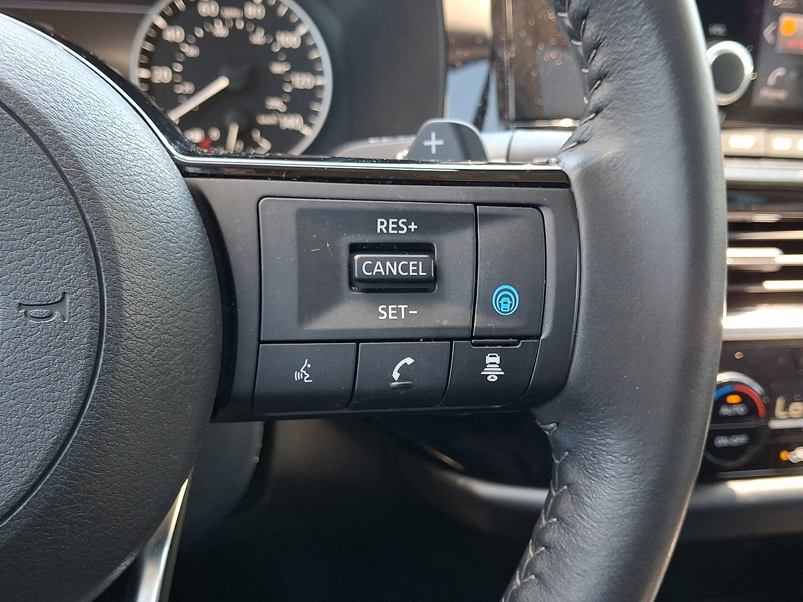 Certified 2023 Nissan Pathfinder SV w/ SV Premium Package AWD/4WD image 26