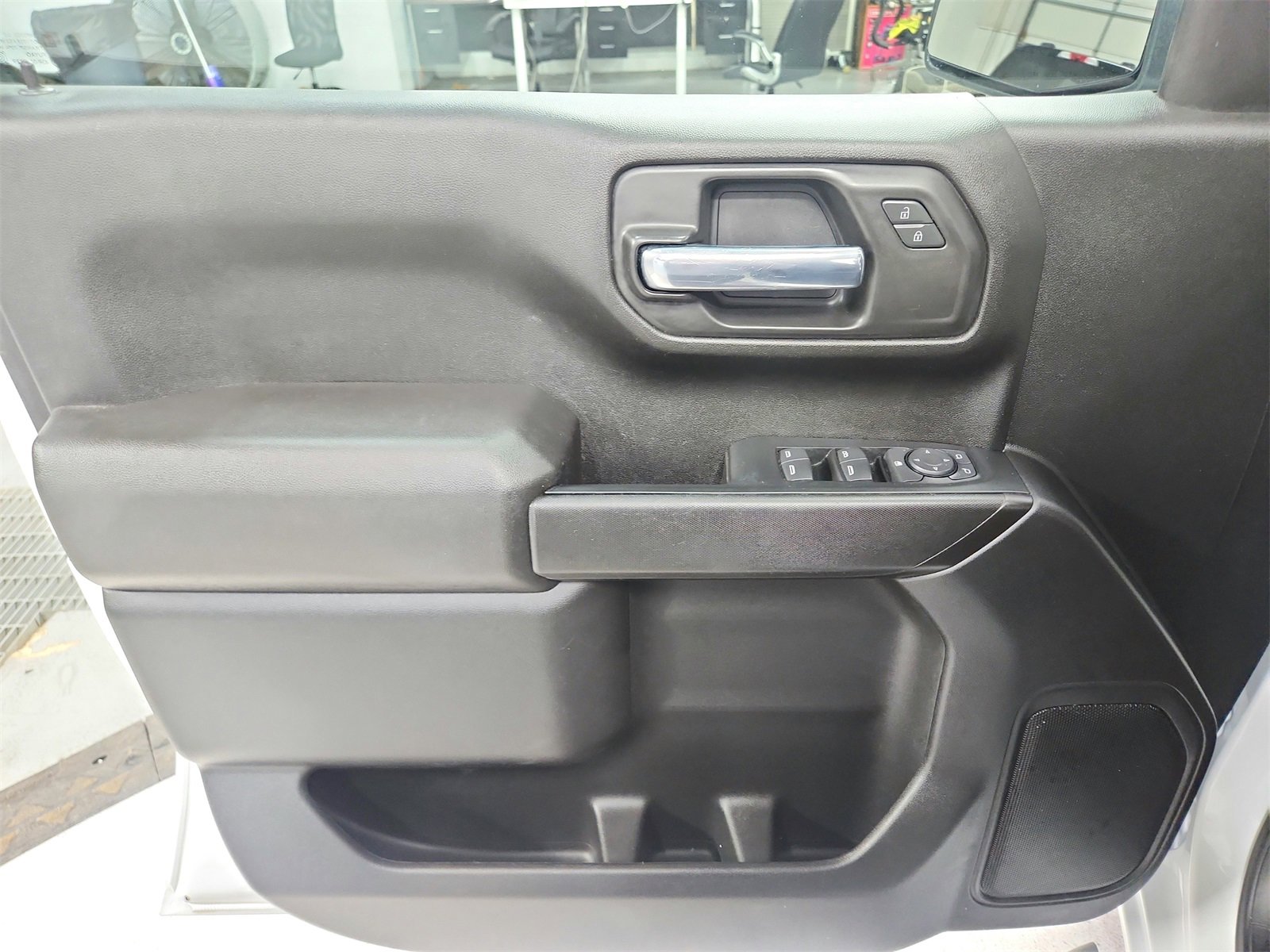 Used 2024 Chevrolet Silverado 1500 Custom image 30