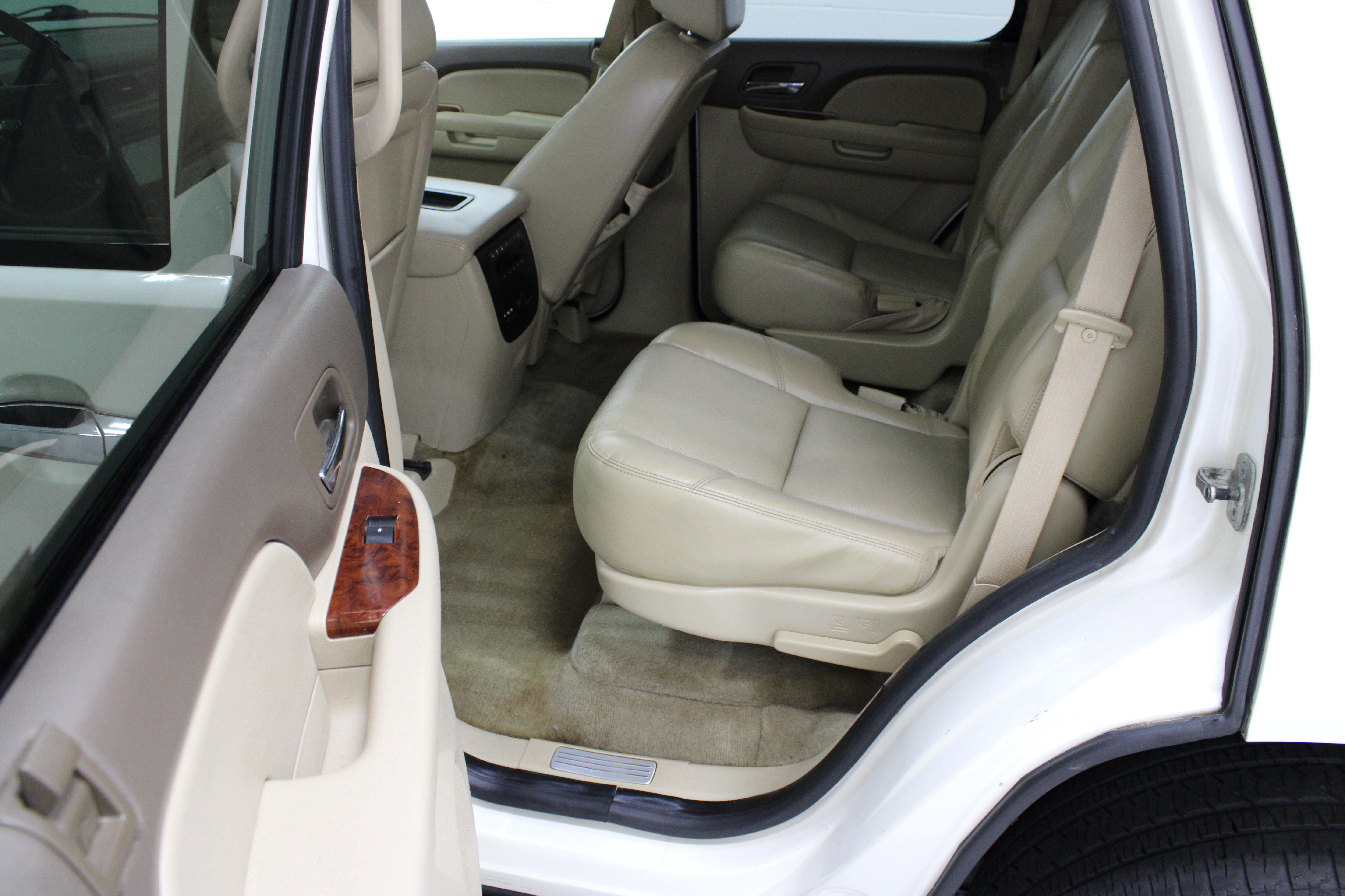 Used 2009 Chevrolet Tahoe LTZ RWD image 29