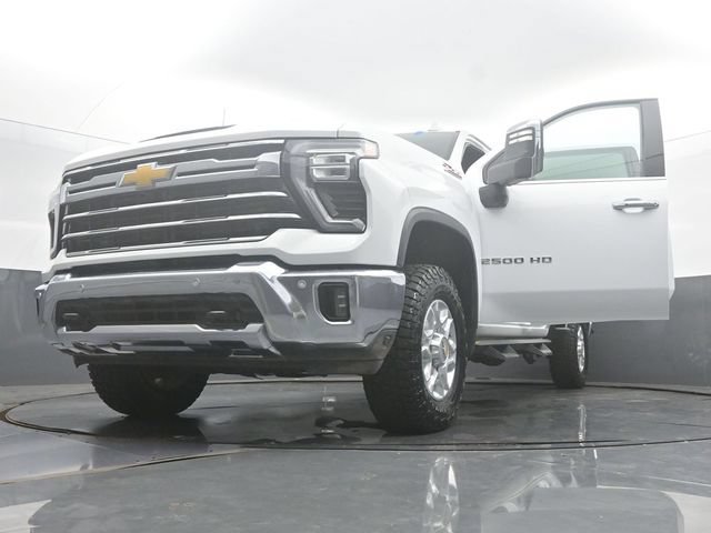 Used 2025 Chevrolet Silverado 2500 LTZ w/ LTZ Premium Package AWD/4WD image 56