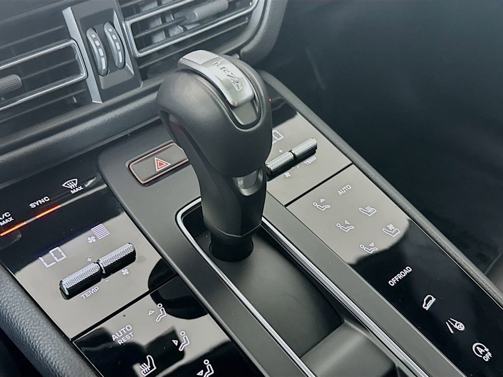 Certified 2026 Porsche Macan image 19