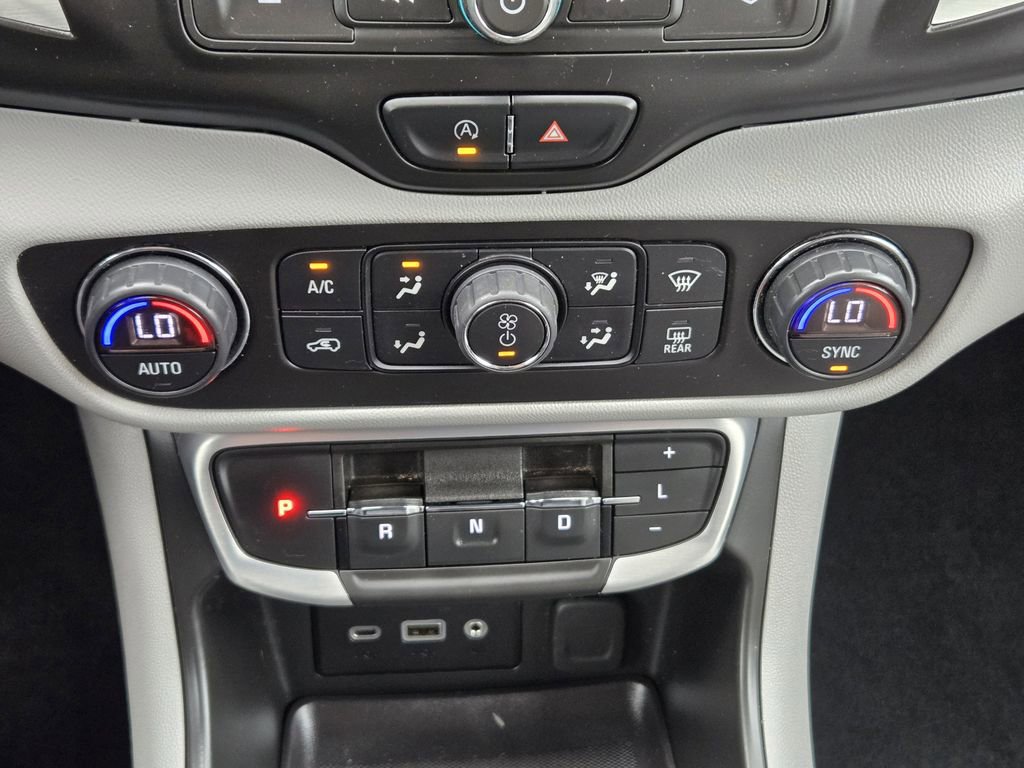 Used 2022 GMC Terrain SLE w/ Driver Convenience Package FWD image 16