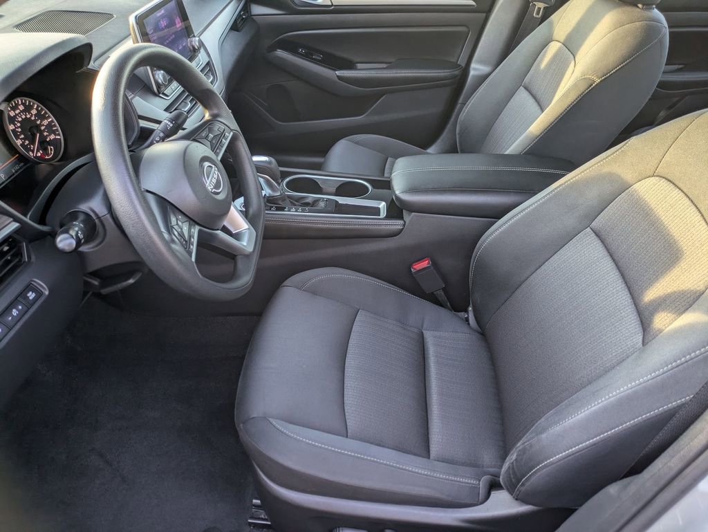 Used 2023 Nissan Altima 2.5 SV image 18