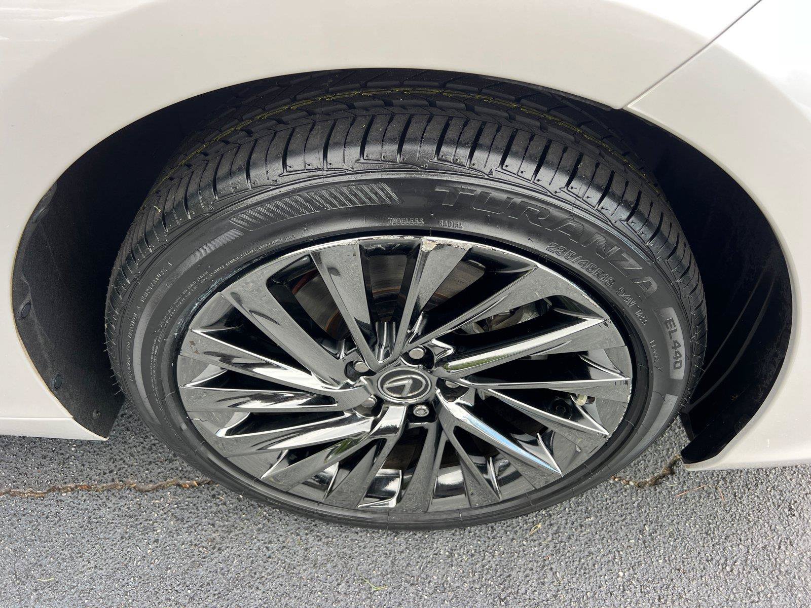 Certified 2024 Lexus ES 350 w/ Technology Package FWD image 12