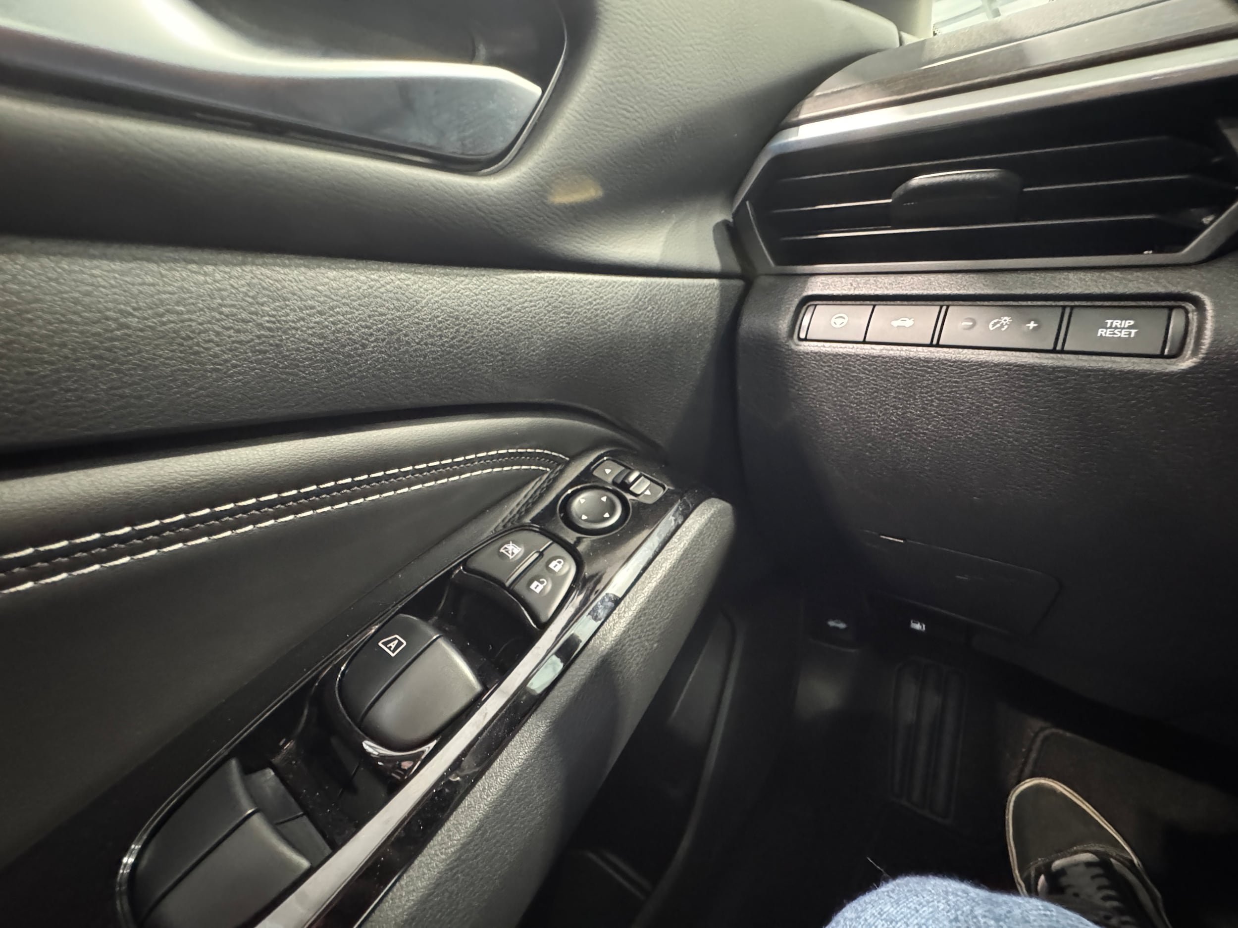 Used 2023 Nissan Altima 2.5 SL FWD image 15