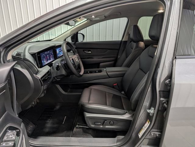 Used 2025 Nissan Murano SV AWD/4WD image 14
